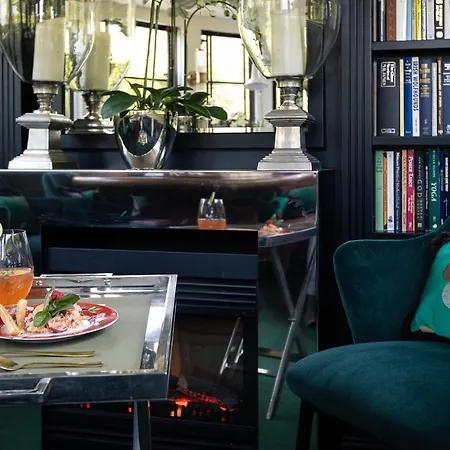 House Of Huetter- Heidelberg Suites Boutique-3